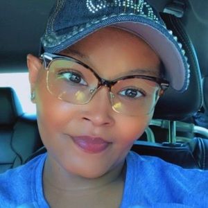 Meet your Posher, Delores